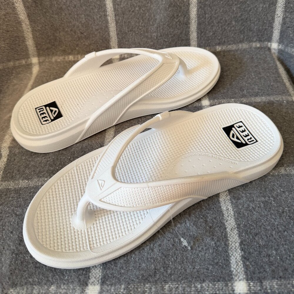 Brand new REEF flip flop sandals (unisex)